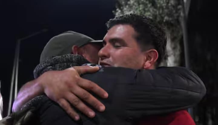 LLEGAN LOS ARGENTINOS DEPORTADOS POR DONALD TRUMP