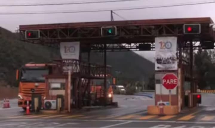 QUE SE SABE HASTA AHORA DE LOS MINEROS CHILENOS ATRAPADOS EN UNA MINA LUEGO DEL TERREMOTO