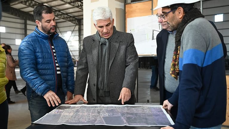 Poggi recorrió la obra de urbanización del barrio República, que ya tiene un 90% de avance