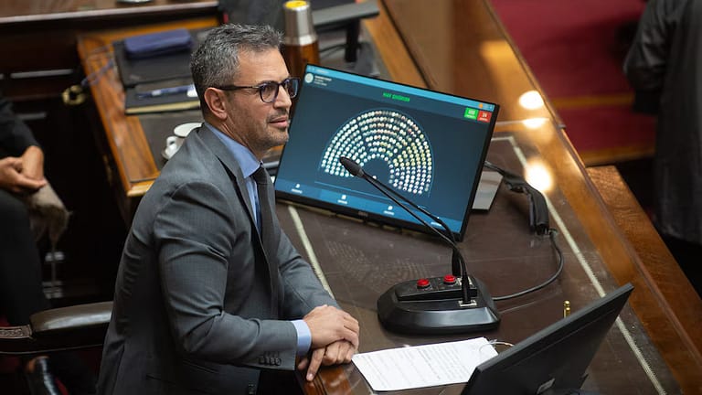 Con final abierto, el Gobierno enfrenta una mega sesión para sostener los vetos que podrían impactar en la campaña