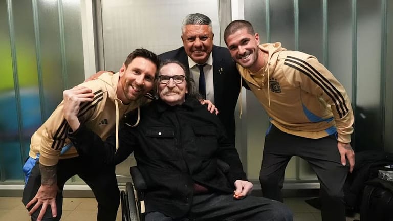 El emotivo encuentro entre Charly García y Lionel Messi, tras el partido de la Selección Argentina