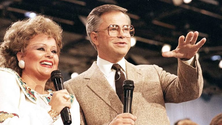 El predicador que vendía milagros en cuotas y por TV: la caída del pastor televangelista que fue condenado por estafar a sus fieles