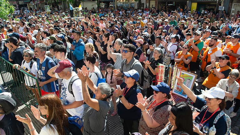 Peregrinación Juvenil a Luján 2025: miles de personas marcharon en una nueva manifestación de fe religiosa