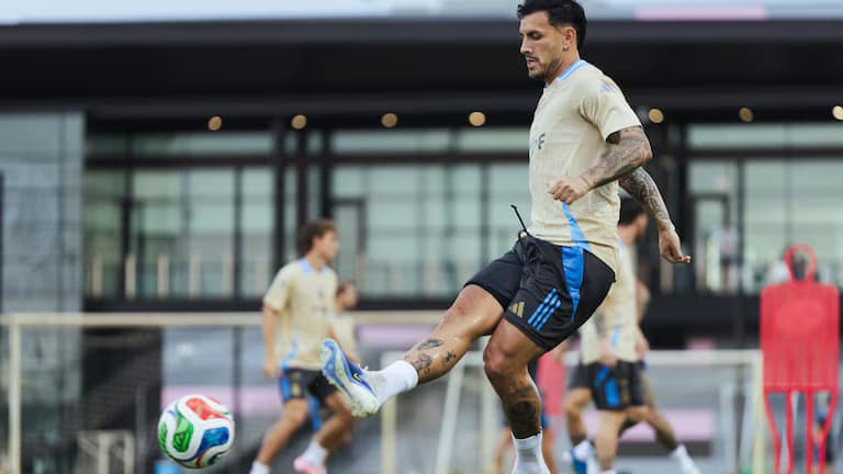 Argentina se entrenó por última vez antes de enfrentar a Puerto Rico: las dudas por Messi y los posibles debuts
