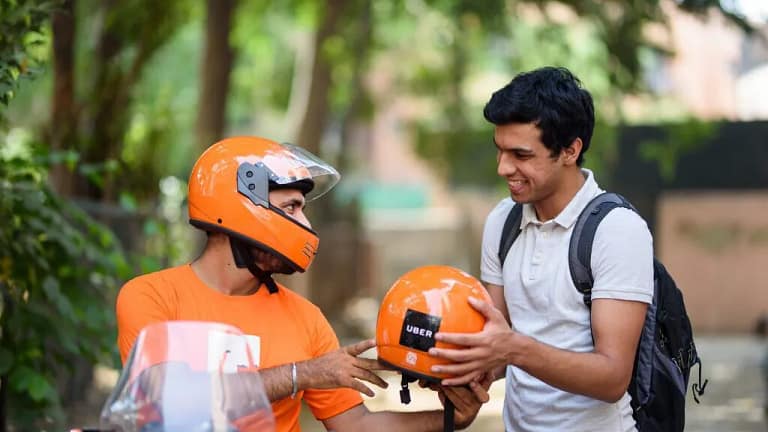 Protesta de Trabajadores de Aplicaciones de Transporte en el Concejo Deliberante de la Capital de Tucumán