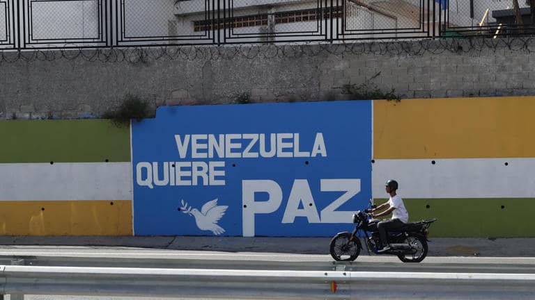 América Latina ante la amenaza de Estados Unidos a Venezuela : alianzas, intereses y grietas regionales